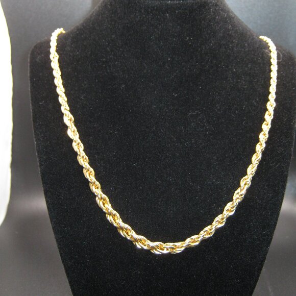 Vintage 1980's Gold Graduated Braided Necklace - 24" long unclasped - 12" drop - Picture 1 of 6